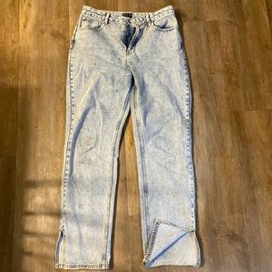 White fox boutique size XL jeans with slit on sides